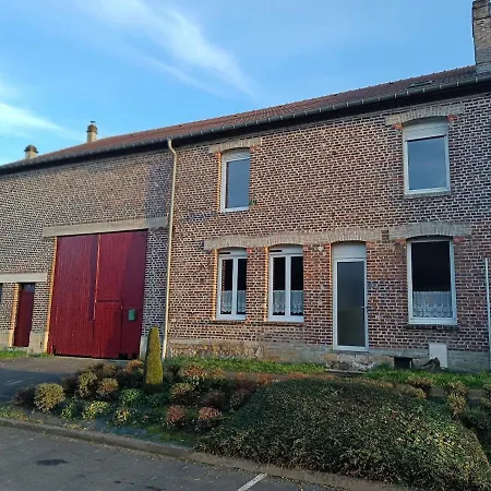 Maison De Famille Entiere, 4 Chambres, 10 Couchages, Piscine Selon Periode *