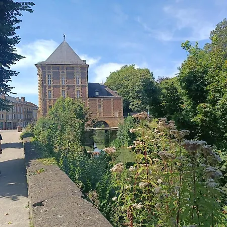 Maison De Famille Entiere, 4 Chambres, 10 Couchages, Piscine Selon Periode * Le Chesne (Ardennes)