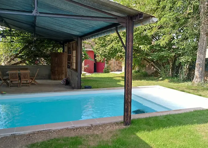 Maison De Famille Entiere, 4 Chambres, 10 Couchages, Piscine Selon Periode
