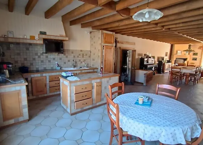 Maison De Famille Entiere, 4 Chambres, 10 Couchages, Piscine Selon Periode Feriehus *