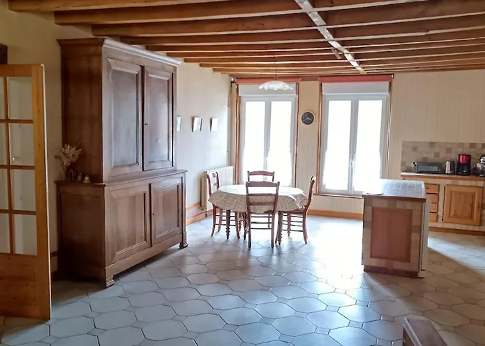 Maison De Famille Entiere, 4 Chambres, 10 Couchages, Piscine Selon Periode