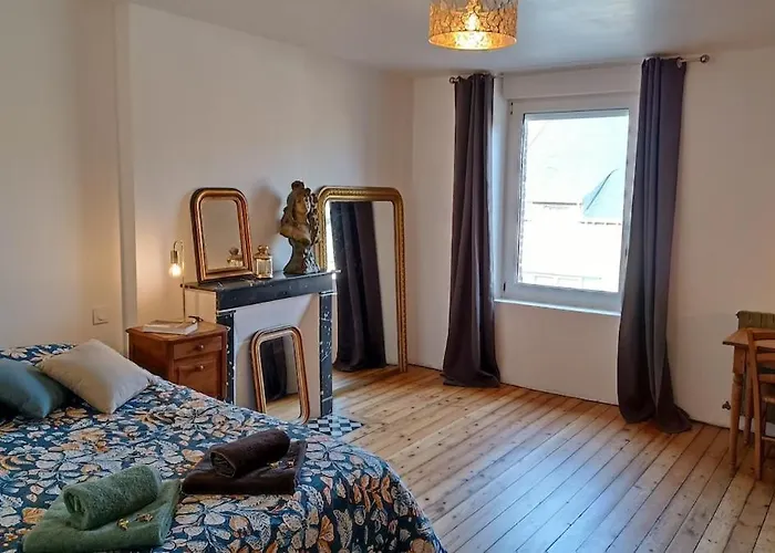 Feriehus Maison De Famille Entiere, 4 Chambres, 10 Couchages, Piscine Selon Periode Le Chesne (Ardennes)