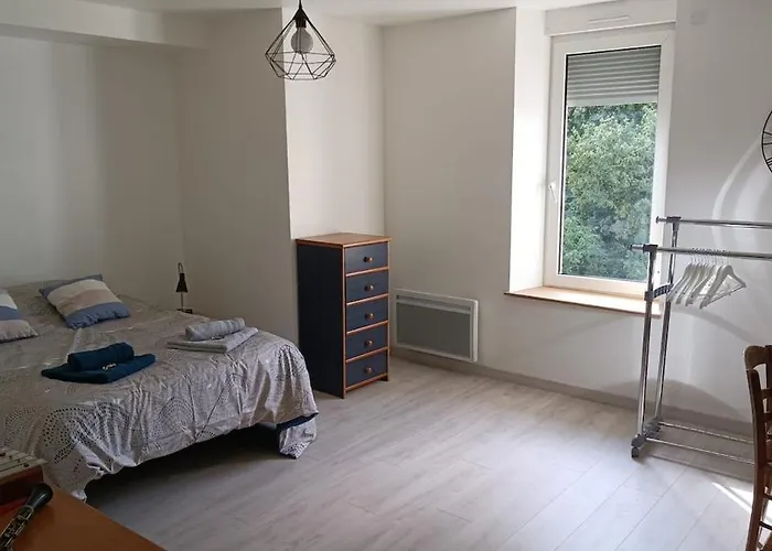 Maison De Famille Entiere, 4 Chambres, 10 Couchages, Piscine Selon Periode Feriehus