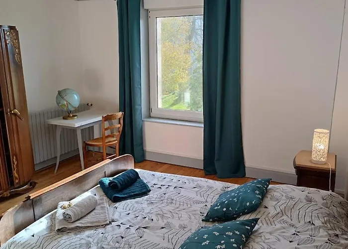 Maison De Famille Entiere, 4 Chambres, 10 Couchages, Piscine Selon Periode Feriehus Le Chesne (Ardennes)