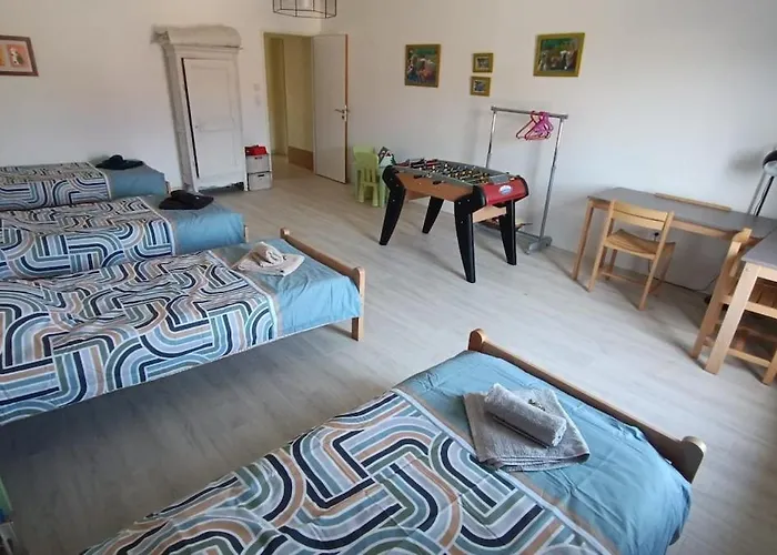 Maison De Famille Entiere, 4 Chambres, 10 Couchages, Piscine Selon Periode Feriehus