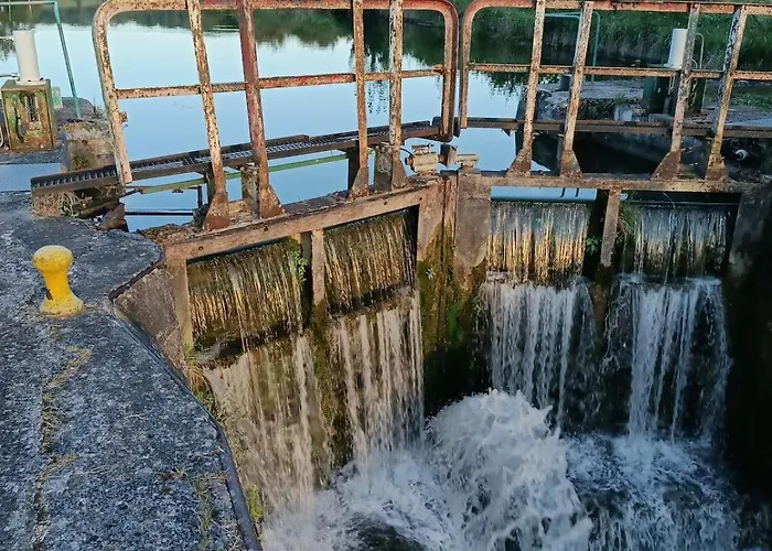 Feriehus Maison De Famille Entiere, 4 Chambres, 10 Couchages, Piscine Selon Periode Le Chesne (Ardennes)
